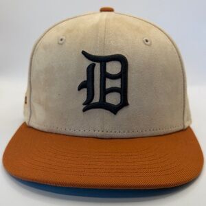 Detroit Tigers fitted hat. Ballcap. Suede 6 7/8. Hat Club.
